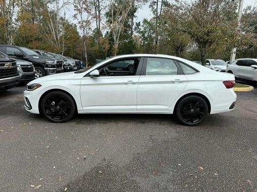 2025 Volkswagen Jetta 1.5T SE