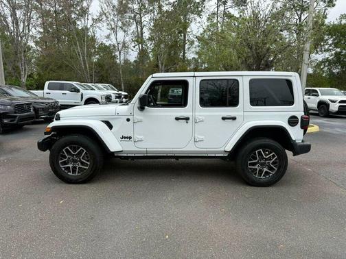2025 Jeep Wrangler 4-Door Sahara 4x4