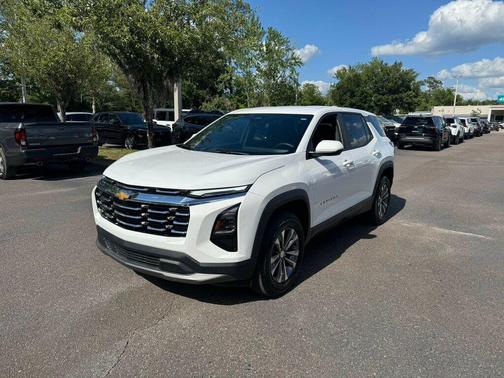 Polar White Tricoat 2026 Chevrolet Equinox 1LT