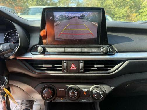 2024 Kia Forte LX IVT