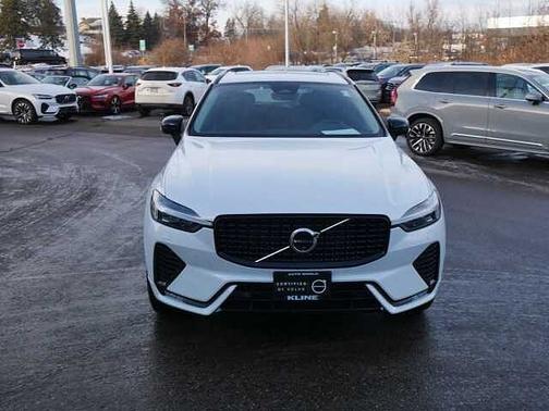 2025 Volvo XC60 Plus