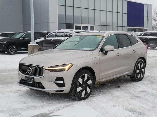 2023 Volvo XC60 Plus