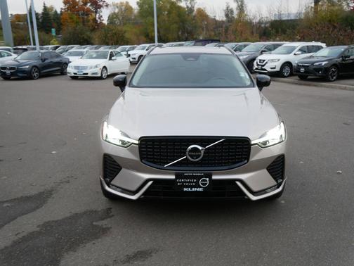 2025 Volvo XC60 Plus