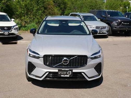 Silver Dawn 2025 Volvo XC60 Plus