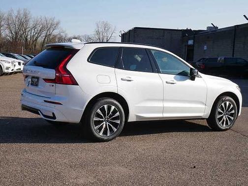 2025 Volvo XC60 Core