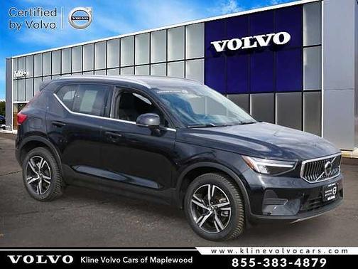 Onyx Black 2025 Volvo XC40 Core