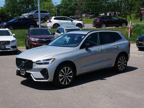 Silver Dawn 2025 Volvo XC60 Plus