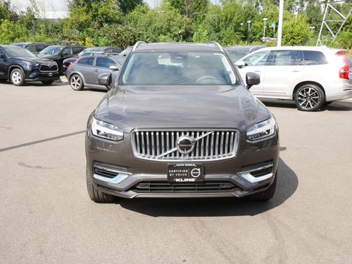 2024 Volvo XC90 Recharge Plug-In Hybrid Plus Bright Theme