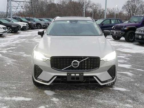 2025 Volvo XC60 Core