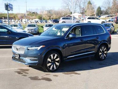 2023 Volvo XC60 Plus