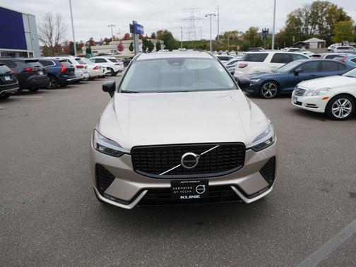 2025 Volvo XC60 Plus
