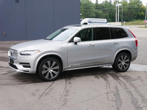 2023 Volvo XC90 Recharge Plug-In Hybrid Plus Bright Theme