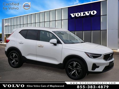 2025 Volvo XC40 Core Bright Theme