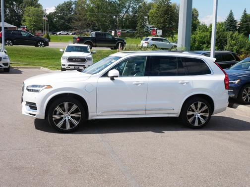 2024 Volvo XC90 Recharge Plug-In Hybrid Plus