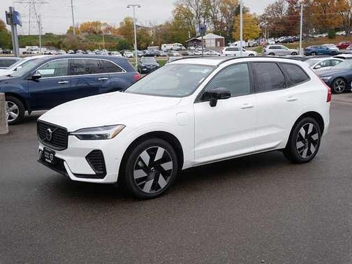 2025 Volvo XC60 Plus
