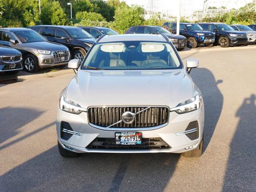 2022 Volvo XC60 Momentum