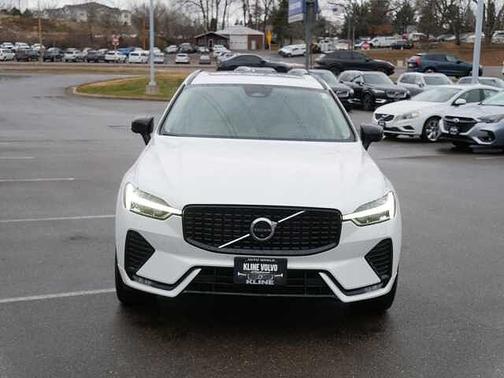 2023 Volvo XC60 Ultimate Dark Theme