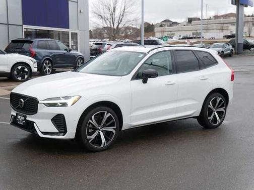 2023 Volvo XC60 Ultimate Dark Theme