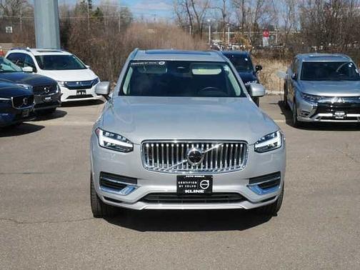 Silver Dawn 2024 Volvo XC90 Plus