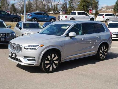 Silver Dawn 2024 Volvo XC90 Plus
