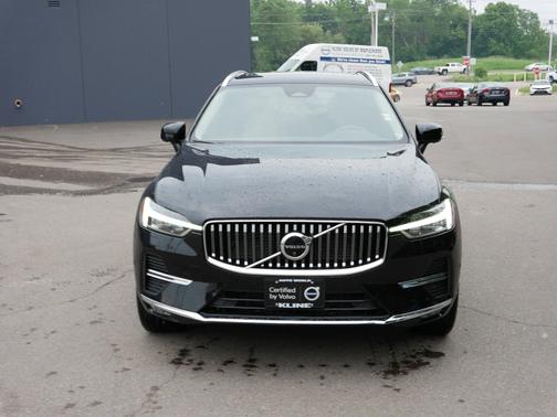 2023 Volvo XC60 Plus Bright Theme