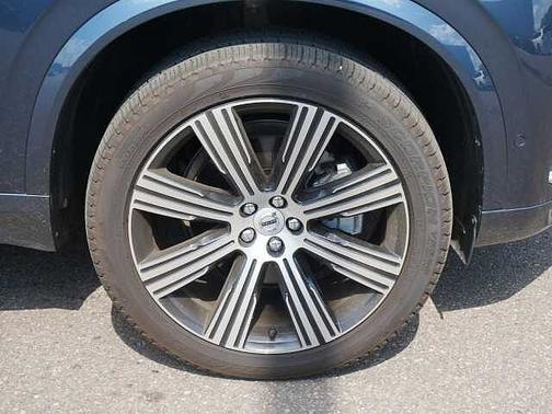 2025 Volvo XC90 Plus