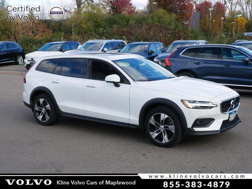 2022 Volvo V60 Cross Country T5