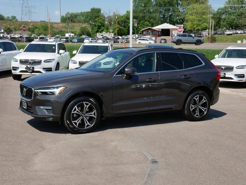 2022 Volvo XC60 Momentum