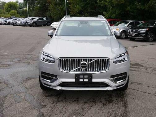 2023 Volvo XC90 Plus