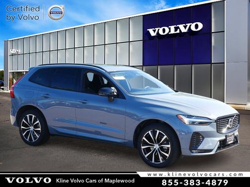 2023 Volvo XC60 Plus Dark Theme