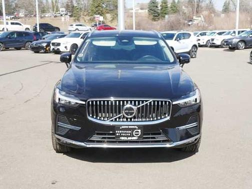 Onyx Black 2023 Volvo XC60 Plus