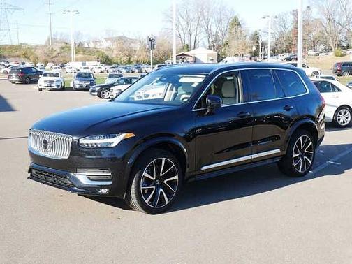 2023 Volvo XC90 Plus