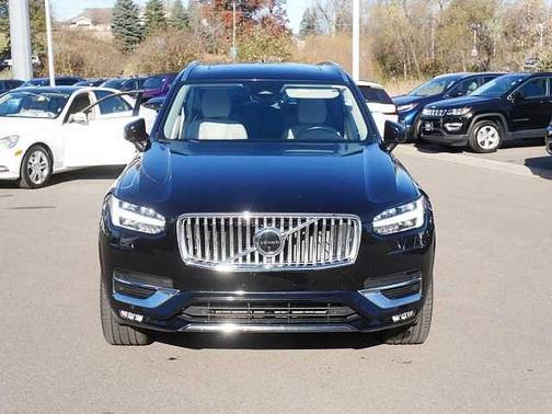 2023 Volvo XC90 Plus