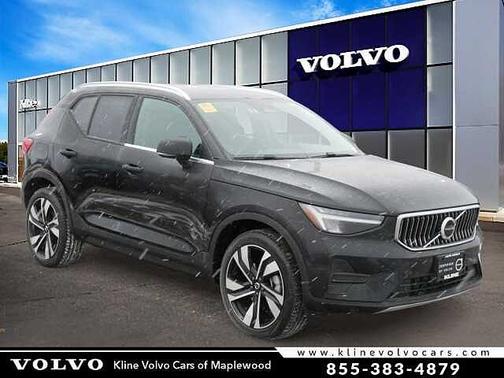 2025 Volvo XC40 Core
