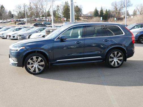 2022 Volvo XC90 Inscription