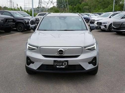 Silver Dawn 2023 Volvo XC40 Ultimate