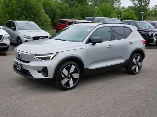 Silver Dawn 2023 Volvo XC40 Ultimate