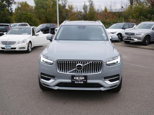 2024 Volvo XC90 Recharge Plug-In Hybrid Plus Bright Theme