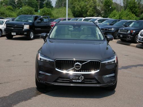 2022 Volvo XC60 Momentum