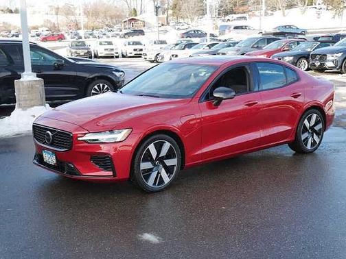 2024 Volvo S60 Ultimate Dark Theme