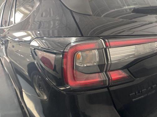 Crystal Black Silica 2024 Subaru Outback Onyx Edition