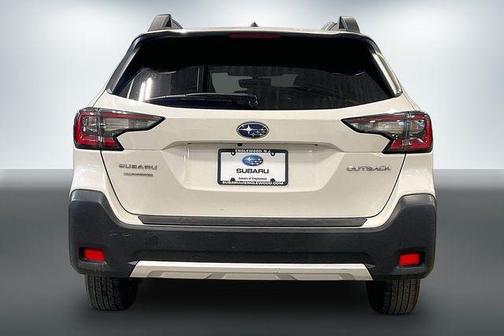 Crystal White Pearl 2023 Subaru Outback Limited