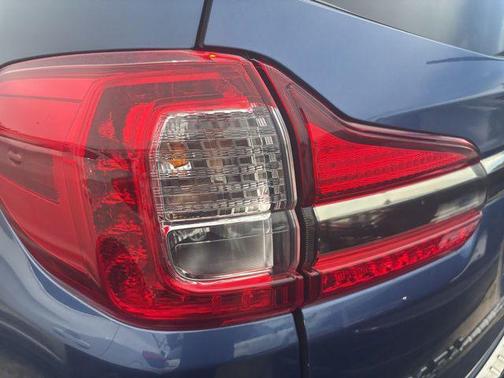 Abyss Blue Pearl 2022 Subaru Ascent Onyx Edition 7-Passenger