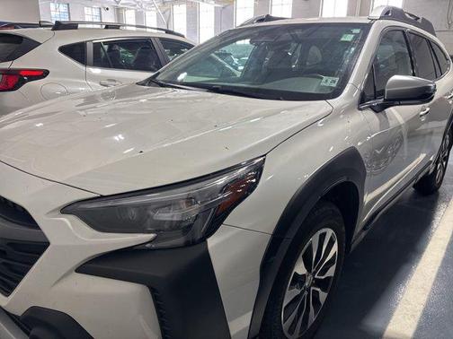 Crystal White Pearl 2023 Subaru Outback Touring