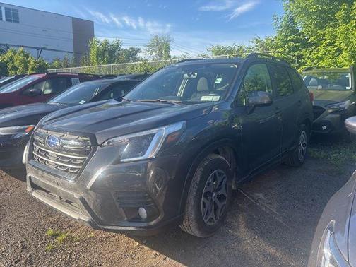 Magnetite Gray Metallic 2023 Subaru Forester Premium