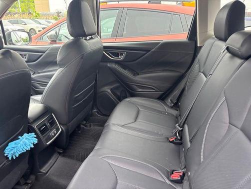 Ice Silver Metallic 2019 Subaru Forester Limited