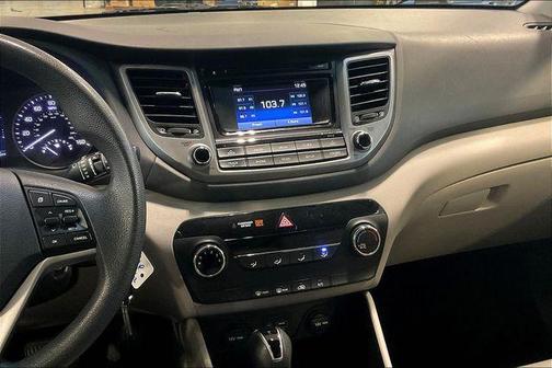 2017 Hyundai TUCSON SE