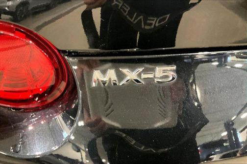 2023 Mazda MX-5 Miata Sport