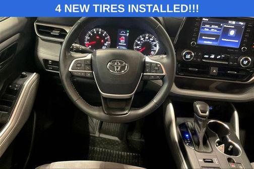 2022 Toyota Highlander LE