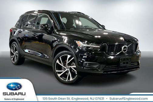 2022 Volvo XC40 T5 R-Design